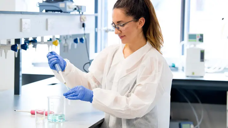 Student working in laboratory facilities