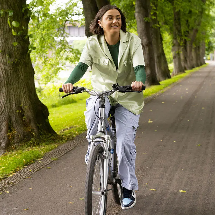 Cycle along the River Ribble in Avenham Park