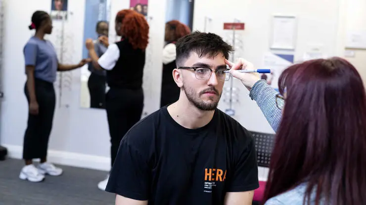 Patient taking part in an assessment