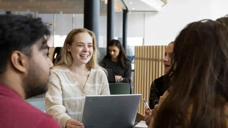 Get the most out of your university life with a healthy balance between studying and socialising