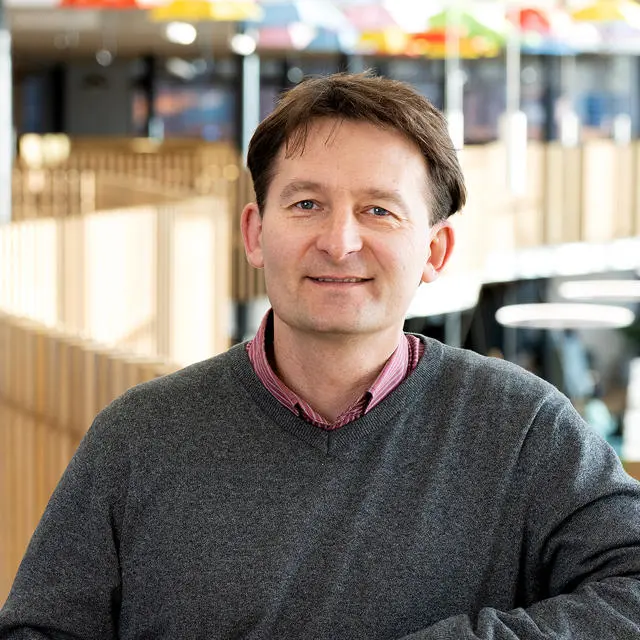 Headshot of Dr Artur Witkowski