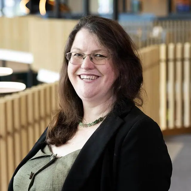 Headshot of Gillian Marshall