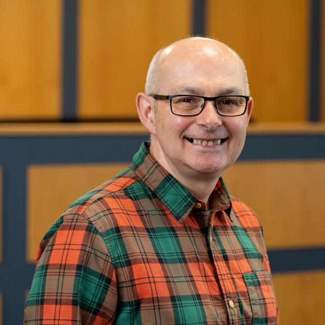 Headshot of Dr Ian Turner