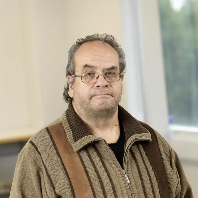 Headshot of Dr Jim Gillies