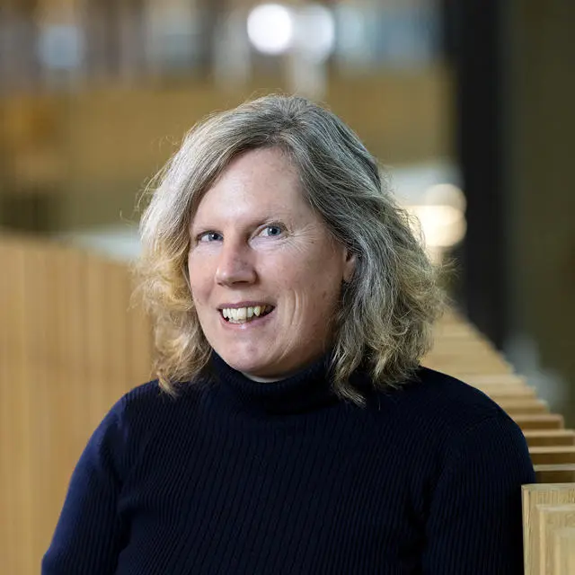 Headshot of Dr Karen Smith
