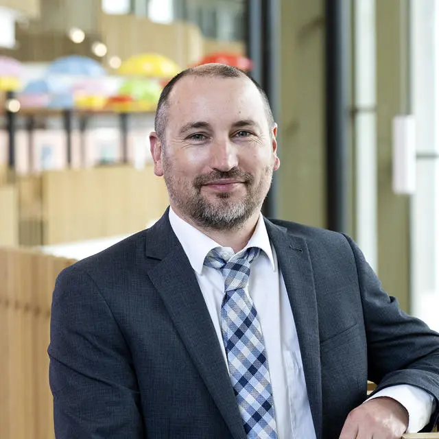 Headshot of Mark Fairhurst
