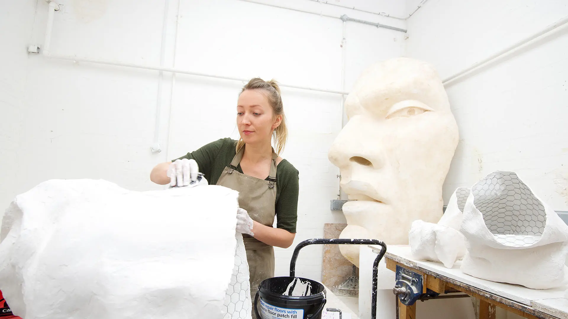21420-plaster-workshop