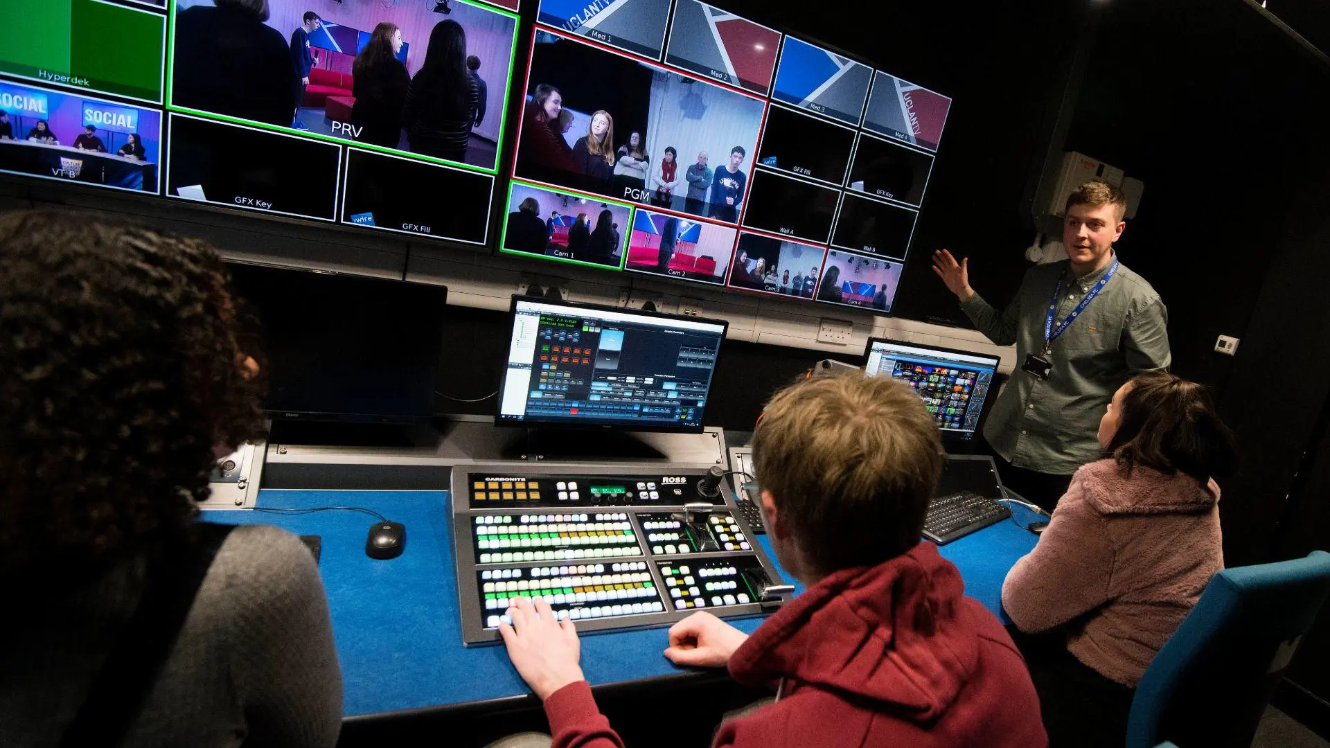 24293-tv-studio